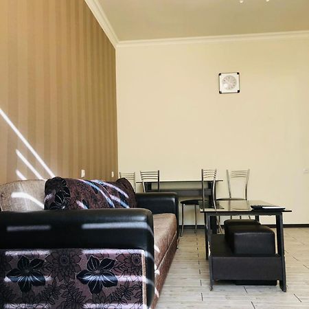 Apartment On Bagramyan Street L010 エレバン エクステリア 写真