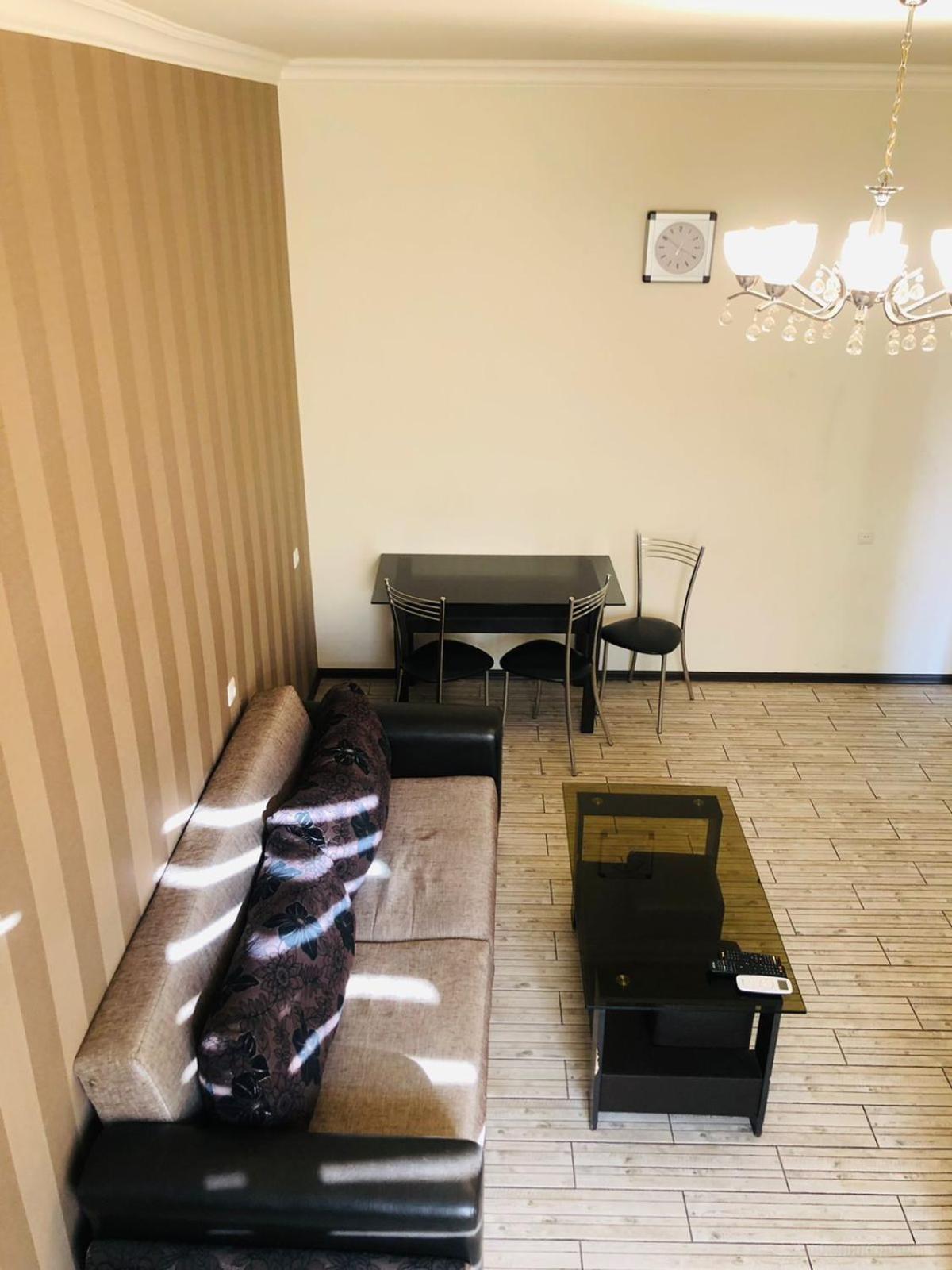 Apartment On Bagramyan Street L010 エレバン エクステリア 写真